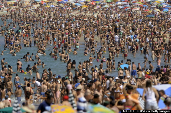 「夏だ！」「海だ！」という気分はヨーロッパも同じだった、という写真の数々